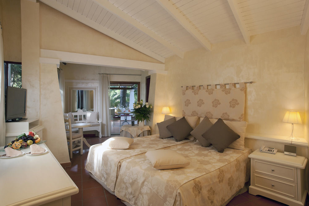 Forte Village Resort - Bouganville Santa Margherita di Pula Oda fotoğraf